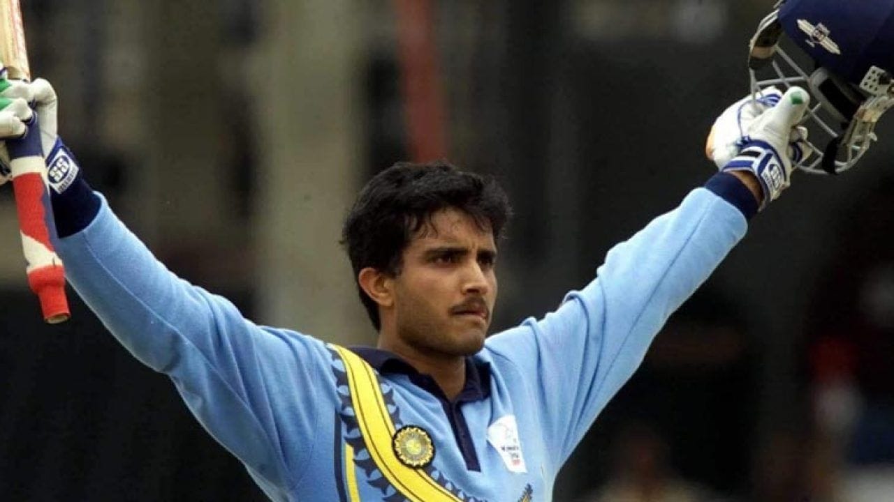 સૌરવ ગાંગુલી ભારત માટે સૌથી વધુ વનડે રમનાર પાંચમો ખેલાડી છે. ગાંગુલીએ 308 મેચમાં 22 સદી સહિત 11221 રન બનાવ્યા હતા.