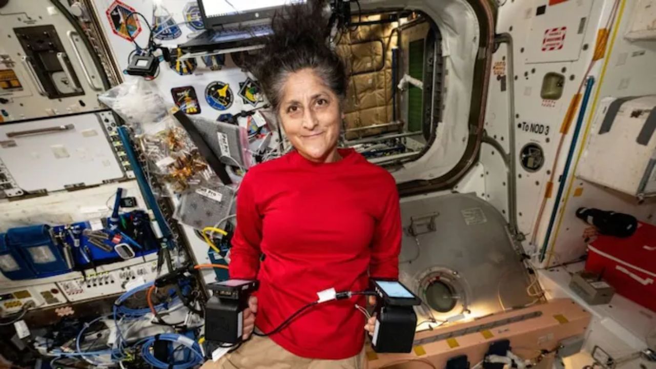 અવકાશમાં રહેતા આવતા શારીરિક પડકારો(Physical Challenges Living in Space)- અવકાશમાં મહિનાઓ ગાળવાથી સ્નાયુઓ અને હાડકાંમાં નબળાઈ આવે છે, કિડનીમાં પથરી, દ્રષ્ટિની સમસ્યાઓ અને પૃથ્વીના ગુરુત્વાકર્ષણ પર પાછા ફર્યા પછી શરીરનું સંતુલન પાછું મેળવવામાં મુશ્કેલી તરફ દોરી જાય છે. જો કે, નાસા પાસે આ બધી સમસ્યાઓનો સામનો કરવા માટે પહેલેથી જ સંપૂર્ણ યોજના તૈયાર છે.