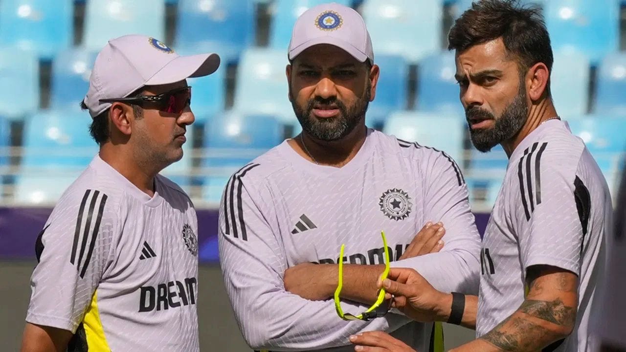 જ્યારે આખો દેશ ઈન્ડિયન પ્રીમિયર લીગ 2025ની શરૂઆતની રાહ જોઈ રહ્યો છે, ત્યારે આ ટુર્નામેન્ટ શરૂ થાય તે પહેલા જ ટીમ ઈન્ડિયા વિશે મોટા સમાચાર સામે આવ્યા છે. એવા અહેવાલો છે કે ભારતીય ટીમ ઈંગ્લેન્ડ પ્રવાસ પર પાંચ ટેસ્ટ મેચ પહેલા વધુ બે મેચ રમશે. ભારતીય ક્રિકેટ ટીમ ટૂંક સમયમાં ઈંગ્લેન્ડ સામે પાંચ મેચની ટેસ્ટ શ્રેણી રમવા જઈ રહી છે, જે IPL સિઝન પછી તરત જ શરૂ થશે.