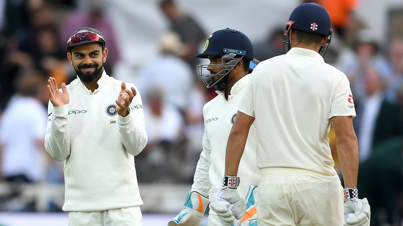 આ શ્રેણી પહેલા, ભારતીય ખેલાડીઓને ઓછામાં ઓછી બે પ્રેક્ટિસ મેચ રમવાની તક મળશે. પ્રથમ ટેસ્ટ મેચ 20 જૂને લીડ્સમાં શરૂ થશે. સૂત્રોના જણાવ્યા અનુસાર, ભારત A ટીમનો પ્રવાસ જૂનના પહેલા અઠવાડિયામાં શરૂ થશે, જેમાં મુખ્ય ટીમના ખેલાડીઓ પણ સામેલ થશે. પ્રેક્ટિસ મેચોમાં મુખ્ય કોચ ગૌતમ ગંભીર પણ તેની સાથે હાજર રહેશે.