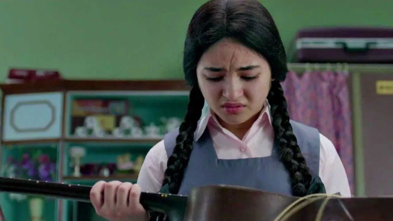 સૈકાનિલ્કના મતે, આમિર ખાન દ્વારા નિર્મિત આ ફિલ્મનું બજેટ ફક્ત 15 કરોડ રૂપિયા હતું. વિશ્વભરમાં, આ ફિલ્મે 912.75 કરોડ રૂપિયાની કમાણી કરી હતી. આ ફિલ્મે ભારતમાંથી માત્ર 63.40 કરોડ રૂપિયાની કમાણી કરી. બાકીની આવક વિદેશથી આવતી હતી.