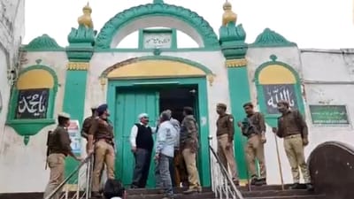 સંભલમાં હોળીના દિવસે નીકળશે શોભાયાત્રા, માર્ગ પરની 10 મસ્જિદને ઢાંકી દેવા નિર્ણય