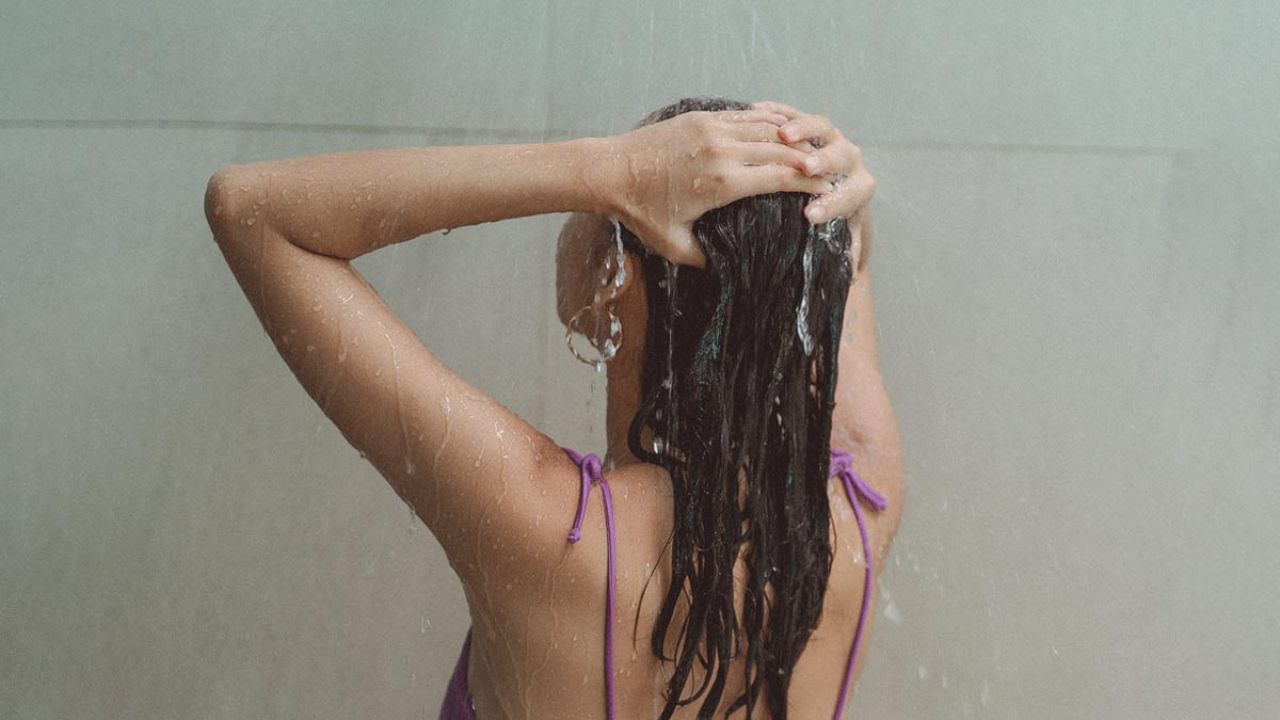 (Disclaimer - આ લેખમાં સમાવિષ્ટ કોઈપણ માહિતી/સામગ્રી/ગણતરીની ચોકસાઈ અથવા વિશ્વસનીયતાની ખાતરી આપવામાં આવતી નથી. આ માહિતી વિવિધ માધ્યમો/જ્યોતિષીઓ/ઉપદેશો/માન્યતાઓ/ધાર્મિક ગ્રંથોમાંથી એકત્રિત કરીને તમારા સુધી પહોંચાડવામાં આવી છે. અમારો ઉદ્દેશ્ય ફક્ત માહિતી પહોંચાડવાનો છે. વાંચકોએ તેને ફક્ત માહિતી તરીકે જ માનવી જોઈએ. આ ઉપરાંત તેના કોઈપણ ઉપયોગ માટે વાંચકો પોતે જવાબદાર રહેશે.)