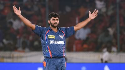 આઈપીએલ 2025માં શાર્દુલ ઠાકુરે સીઝનની શરુઆત ધમાકેદાર કરી છે. 2 મેચ રમી કુલ 6 વિકેટ પોતાના નામે કરી છે. આઈપીએલ 2025માં સૌથી વધારે વિકેટ લેનાર બોલર પણ છે.આ બધું એક ફોન કોલના કારણે થયું છે. તો ચાલો આ સ્ટોરી વિસ્તારથી જાણીએ.