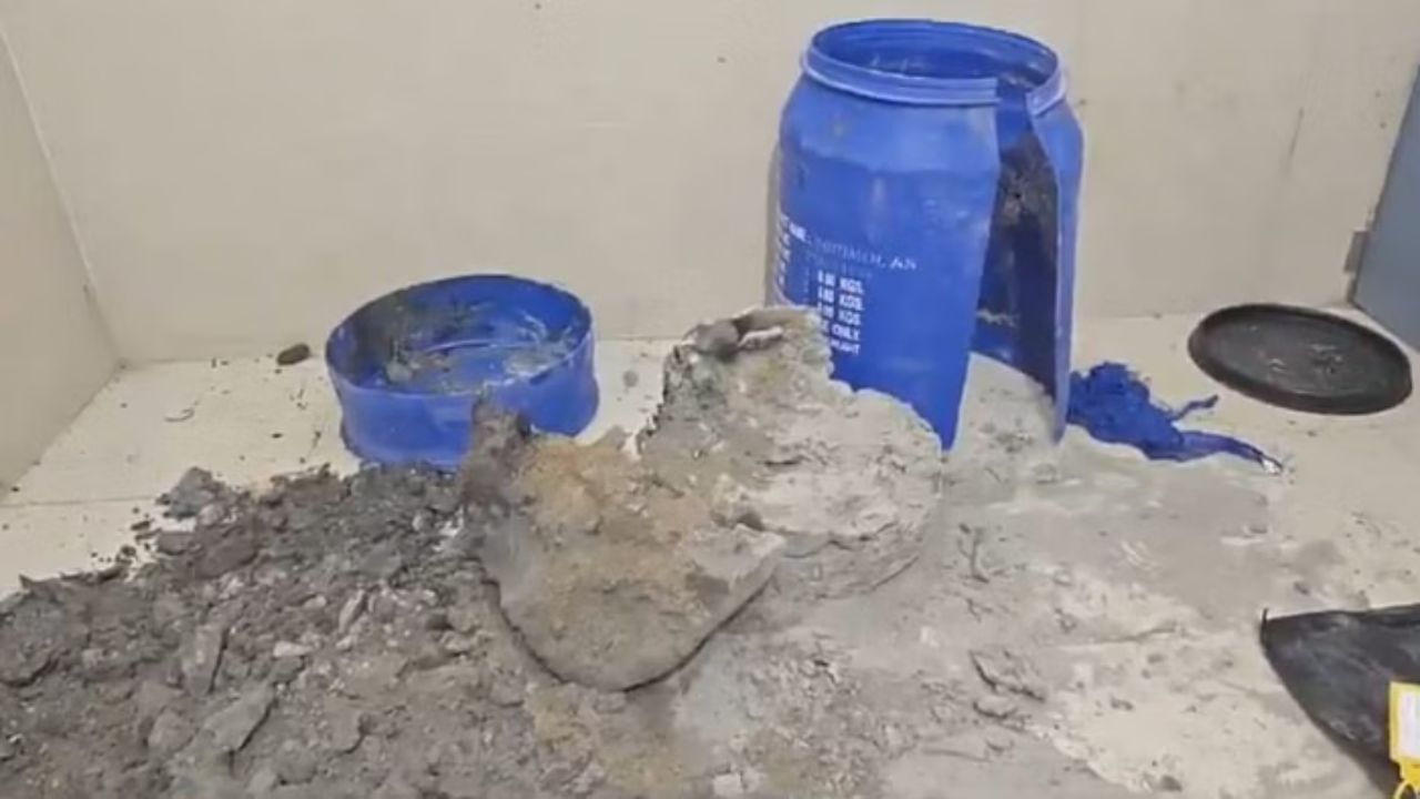 જે બાદ કવિતા રસ્તોગી બ્રહ્મપુરી પોલીસ સ્ટેશન પહોંચી અને પોલીસને સમગ્ર ઘટનાની જાણકારી આપી. ત્યારબાદ પોલીસે મુસ્કાન અને શાહિલ શુક્લાની ધરપકડ કરી હતી. તેમની સૂચનાથી ડ્રમ કબજે લઈ પોસ્ટમોર્ટમ માટે લઈ જવામાં આવ્યું હતું.