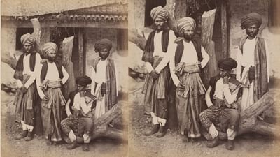 બારોટ અટક મુખ્યત્વે ગુજરાત, રાજસ્થાન, મહારાષ્ટ્ર અને ઉત્તર ભારતમાં જોવા મળે છે. આ નામ ઐતિહાસિક રીતે ભેટ સમુદાય સાથે સંકળાયેલું છે, જેઓ પરંપરાગત રીતે ઇતિહાસકારો, કવિઓ અને ભાષીઓ હતા.