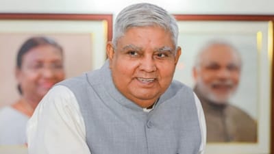 દિલ્હી હાઈકોર્ટના ભૂતપૂર્વ ન્યાયાધીશ, જસ્ટિસ યશવંત વર્માના ઘરેથી બળી ગયેલી રોકડ મળી આવ્યાના એક મહિના પછી, આ મામલો ફરી એકવાર ચર્ચામાં આવ્યો છે. દેશના ઉપરાષ્ટ્રપતિ જગદીપ ધનખડે આ મામલાની સંપૂર્ણ તપાસની માંગ કરી છે. તેમણે ભ્રષ્ટાચારના આરોપોની તપાસ કરી રહેલી સુપ્રીમ કોર્ટ દ્વારા નિયુક્ત ત્રણ ન્યાયાધીશોની સમિતિને આ મામલે ઝડપથી કામ કરવા અપીલ કરી. તેમણે આ કેસમાં FIR ન દાખલ કરવા પર પણ સવાલો ઉઠાવ્યા.