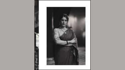 'જાટ' ફિલ્મમાં લેડી વિલેનનું મુખ્ય પાત્ર ભજવનાર રેજીના કેસેન્ડ્રા તેની ખૂબસૂરતીને લઈને ચર્ચામાં આવી છે. રેજીના કેસેન્ડ્રાએ લેડી વિલેનની ભૂમિકા ભજવીને ભલભલાને હેરાન કરી નાખ્યા છે. તેનો રોલ એટલો બધો ડરામણો છે કે દર્શકો પણ એકવાર હૈયે હાથ મૂકી દે છે.