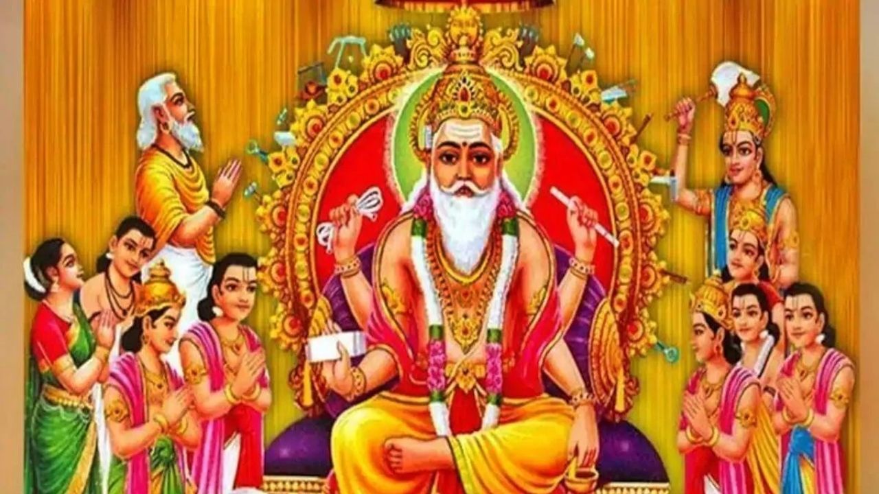 કેટલાક સુથાર પોતાને વિશ્વકર્માનો અંગ માને છે. તેમજ ભગવાન વિશ્વકર્માને પૂજા કરે છે. તેમજ દેશભરમાં વિશ્વકર્મા જ્યંતીના દિવસે ધામધૂમથી ઉજવણી કરે છે.