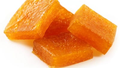 નાના બાળકોથી લઈને મોટા દરેક લોકોને કેરી ખાવાનું પસંદ હોય છે. ત્યારે કેરીમાંથી મુખવાસ પણ બનાવવામાં આવે છે. પરંતુ આજે અમે તમને આમ પાપડની રેસિપી જણાવીશું.