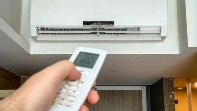 ACનો ઉપયોગ મોટાભાગના ઘરોમાં કરવામાં આવે છે. ગરમીથી બચવા માટે આ સૌથી અસરકારક ઉપકરણ AC છે. AC ઠંડી હવા આપે છે અને થોડી જ વારમાં આખો રુમ ઠંડો કરી શકે છે. પરંતુ, ઘણા લોકો AC ચલાવીને પછી રિમોર્ટને બદલે ડાયરેક્ટ મેઈન સ્વીચથી બંધ કરી દે છે. ત્યારે શું આમ કરવું યોગ્ય છે કે નહીં ચાલો જાણીએ.