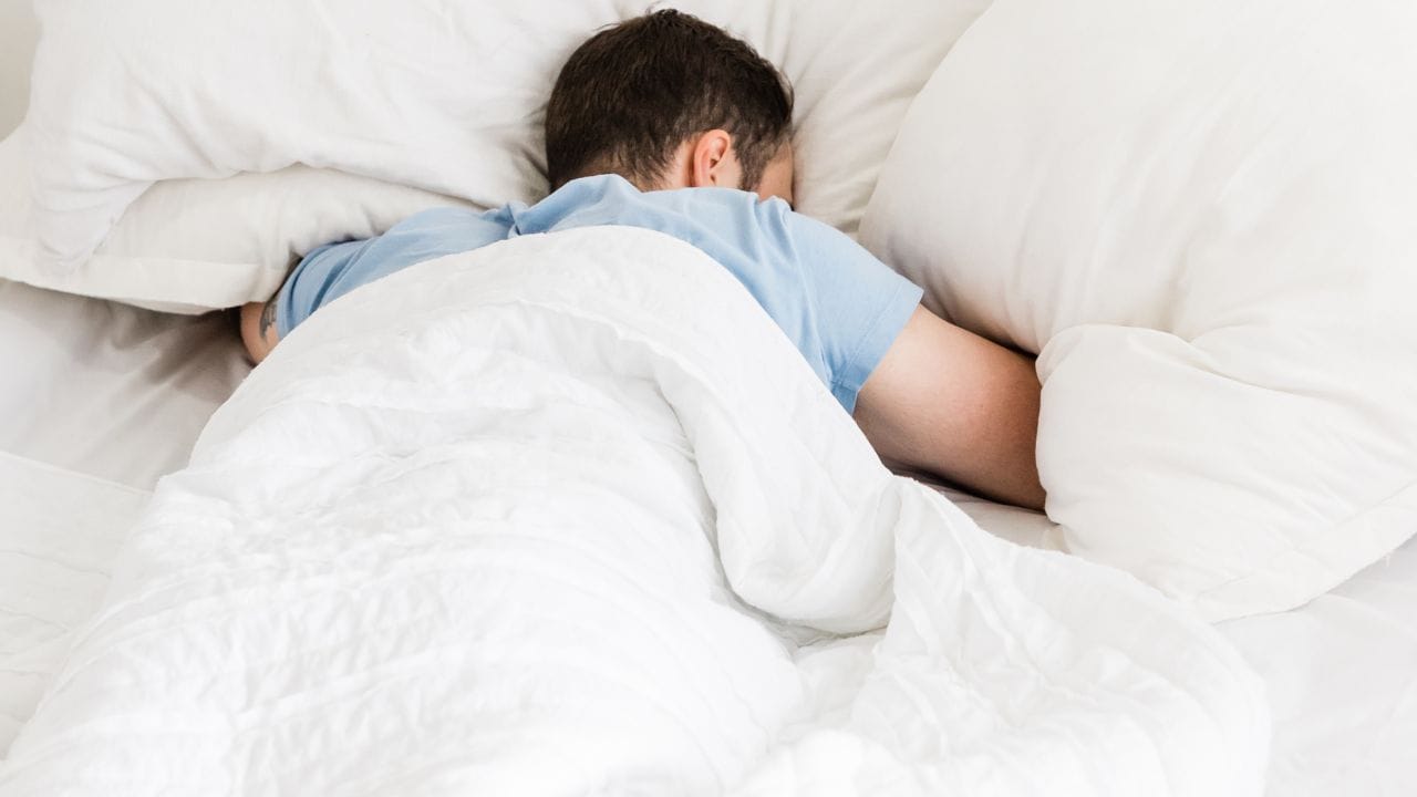 ખૂબ ઊંચા તાપમાને ગરમી લાગવાથી અસ્વસ્થતા અને ઊંઘમાં તકલીફ થઈ શકે છે.