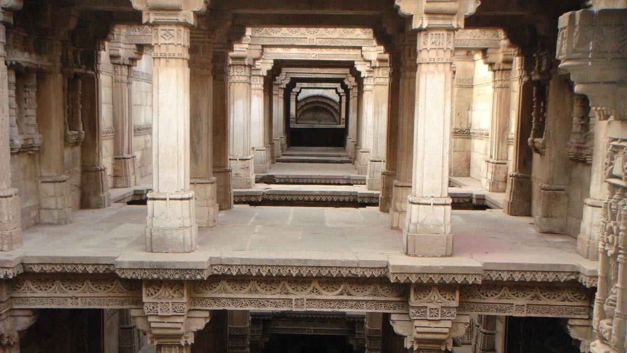 ( આ માહિતી વિવિધ ઐતિહાસિક તથ્યો અને સંશોધનો પર આધારિત છે. વિગતવાર માહિતી માટે, ઇતિહાસના પ્રમાણભૂત ગ્રંથો અને સંશોધનોનો અભ્યાસ કરવો ઉચિત રહેશે.) (Credits: - Wikipedia)