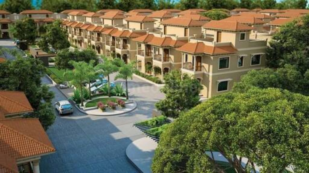 સુપર સિટી અમદાવાદની સૌથી મોંઘી સોસાયટીઓમાંની એક છે. અહીં સ્વિમિંગ પૂલ, જીમ, ઇન્ડોર સ્પોર્ટ્સ એરિયા, ગેમ્સ એરિયા, જોગિંગ ટ્રેક, મંદિર, ક્લબ હાઉસ, પાવર બેકઅપ અને પાર્કિંગ જેવી સુવિધાઓ ઉપલબ્ધ છે. સુપર સિટી સોસાયટી તેના સુંદર લેન્ડસ્કેપ માટે જાણીતી છે.