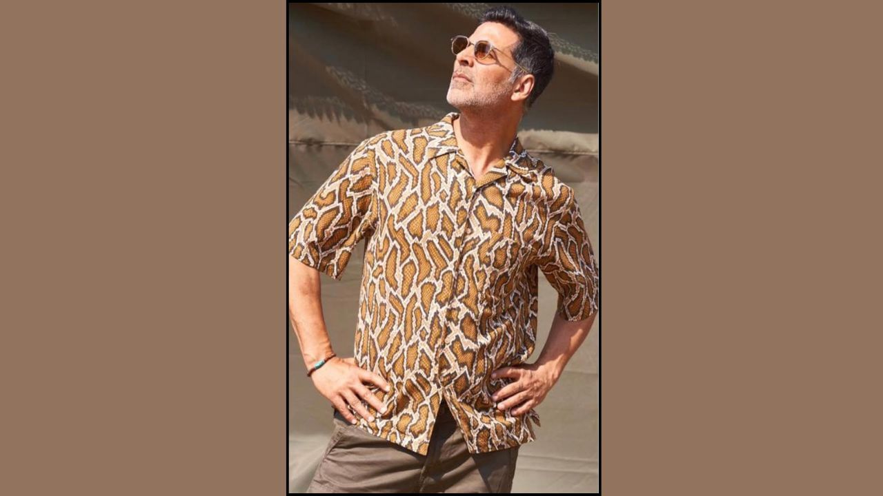 મિશન મંગલ:- મિશન મંગલ એક અક્ષયની મલ્ટીસ્ટારર ફિલ્મ છે. આમાં વિદ્યા બાલન, સોનાક્ષી સિંહા, શરમન જોશી, તાપસી પન્નુ અને કીર્તિ કુલહારી જેવા કલાકારોએ અક્ષય સાથે સ્ક્રીન શેર કરી હતી. 70 કરોડના બજેટમાં બનેલી આ ફિલ્મે બોક્સ ઓફિસ પર 290 કરોડ રૂપિયાનો બિઝનેસ કર્યો હતો. આ ફિલ્મને IMDb પર 6.5 રેટિંગ મળેલ છે.