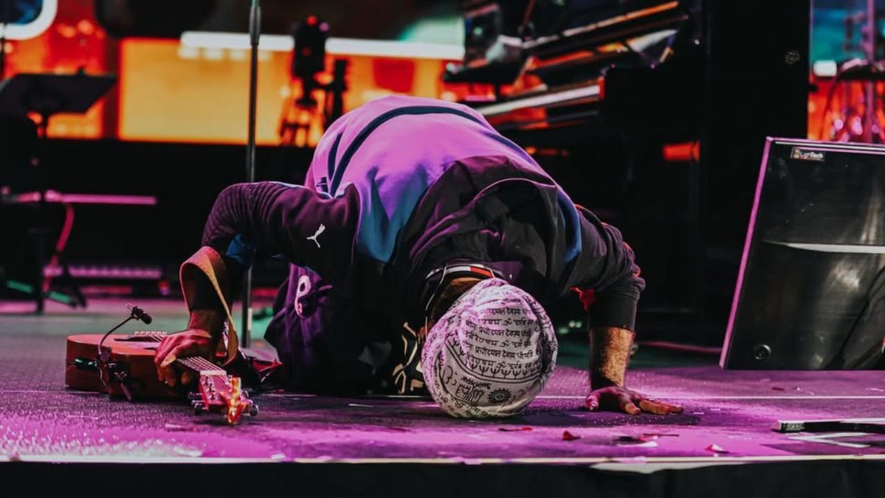 અરિજીત સિંહે ઘરે ખૂબ જ નાની ઉંમરે સંગીત તાલીમ શરૂ કરી હતી. તેમના મામી ભારતીય શાસ્ત્રીય સંગીતમાં તાલીમ લેતા હતા, અને તેમના મામા સિંગર હતા.