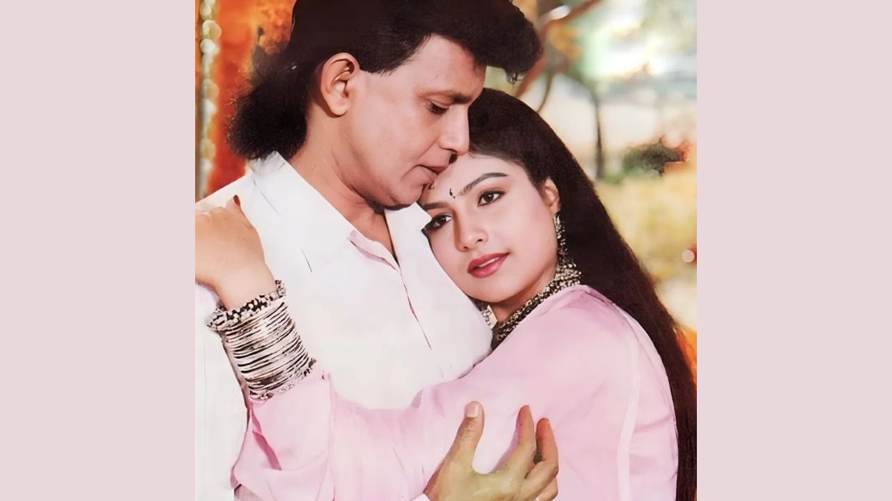 વાસ્તવમાં, આયેશા મિથુન સાથે ફિલ્મ દલાલમાં હતી, જોકે ફિલ્મના નિર્માતાઓએ અભિનેત્રીને જાણ કર્યા વિના તેના બોડી ડબલ સાથે છેડતીનો એક દ્રશ્ય શૂટ કર્યો હતો. તેમને આ વાત એક પત્રકાર દ્વારા ખબર પડી.