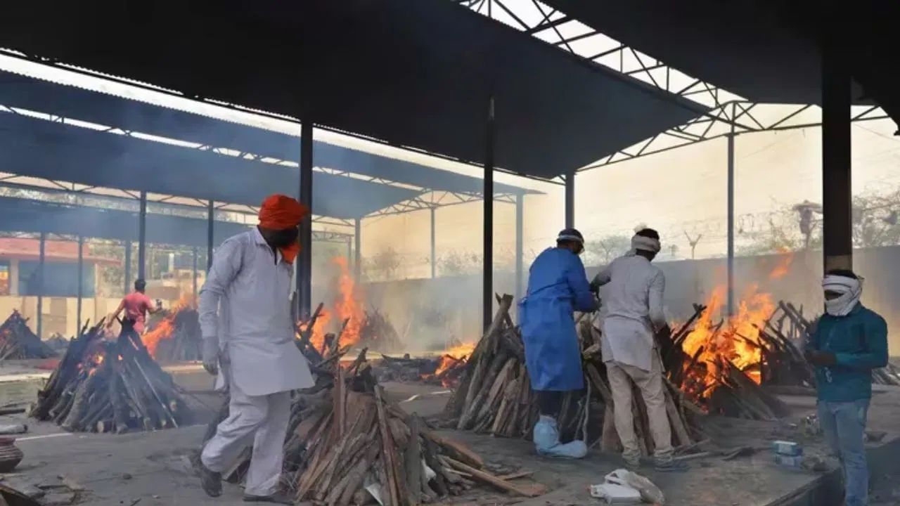 તેવી રીતે દરેક શુભ કાર્ય જેમ કે નવો વ્યવસાય શરૂ કરવો, નવું ઘર ખરીદવું કે વાહન ખરીદવું તેની સાથે કોઈને કોઈ ધાર્મિક વિધિ જોડાયેલી હોય છે. જો આપણે જીવન પછી મૃત્યુ વિશે વાત કરીએ તો મૃત્યુ પછી માણસ આ દુનિયા છોડીને જાય છે પરંતુ તેના પરિવારના સભ્યો તેના મુક્તિ માટે જરૂરી ઘણી ધાર્મિક વિધિઓ કરે છે જેથી તેના પરિવારના સભ્ય જે આ દુનિયા છોડીને ગયો છે તેની આત્માને સંતોષ મળી શકે. 
