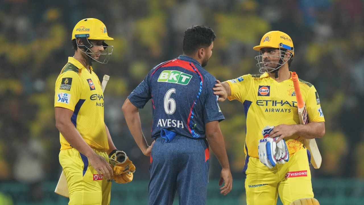 આ સીઝનમાં 6 મેચ હારી ચૂકેલી ચેન્નાઈની સામે હવે મોટો સવાલ એ છે કે, તેની ટીમ પ્લેઓફ માટે કેવી રીતે ક્વોલિફાય થશે. ટોપ-4માં પહોંચવા માટે તેમણે શું કરવું પડશે. ચાલો જાણીએ.