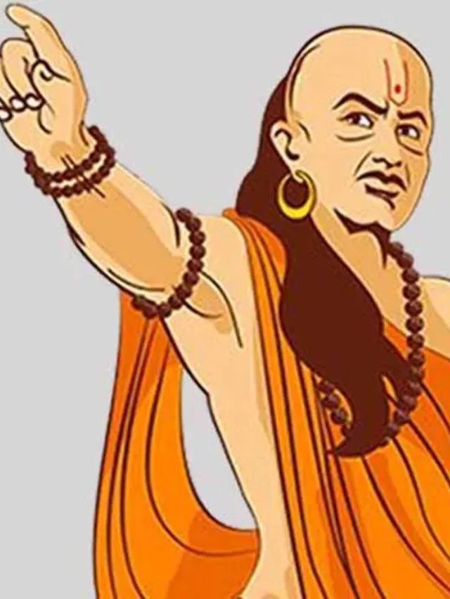 આચાર્ય ચાણક્ય કહે છે કે સખત મહેનત જ એકમાત્ર વસ્તુ છે. દુનિયામાં સખત મહેનતનો કોઈ વિકલ્પ નથી. જો તમે નક્કી કરો કે તમારે જીવનમાં કંઈક પ્રાપ્ત કરવું છે, તો તમારે તે પ્રાપ્ત કરવા માટે સખત મહેનત કરવી પડશે. 