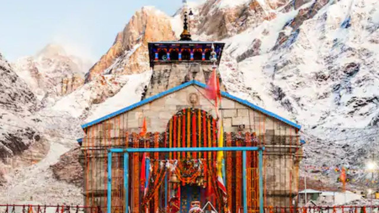 જેમાં 24729  વિદેશી યાત્રિકોએ રજિસ્ટ્રેશન કરાવ્યું છે. આમાંથી પાકિસ્તાનથી કુલ 77 લોકએ ચારધામની યાત્રા માટે રજિસ્ટ્રેશન કરાવ્યું છે. પહેલગામમાં પર્યટકો પર થયેલા આતંકવાદી હુમલાથી આખા દેશમાં આક્રોશ જોવા મળી રહ્યો છે.