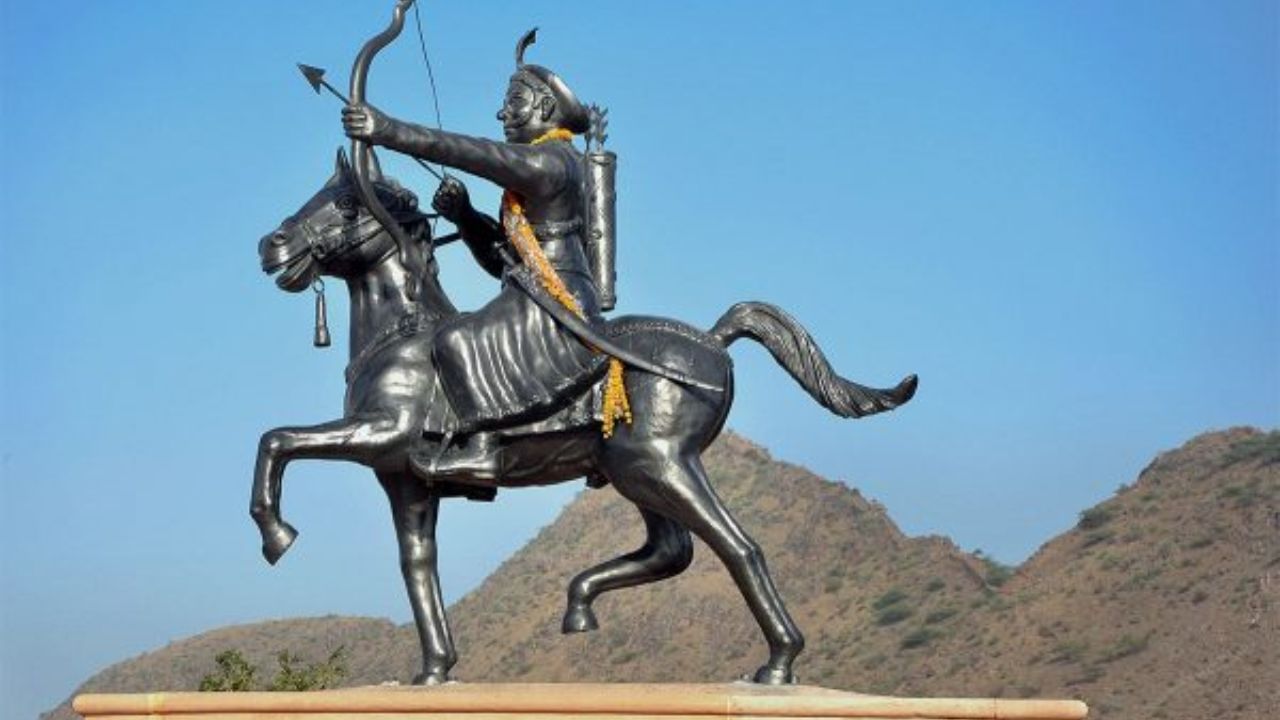 વર્તમાન સમયમાં ચૌહાણ સમુદાયના લોકો શિક્ષણ, કલા ક્ષેત્ર સહિતના વિવિધ ક્ષેત્રો સાથે સંકળાયેલા છે. ( નોધ :પબ્લિક ડોમેનમાં ઉપલબ્ધ માહિતી અનુસાર આ સ્ટોરી ફાઈલ કરવામાં આવી છે.)