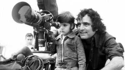 ફરદીન ખાન ફરી એકવાર ફિલ્મી દુનિયામાં પાછો ફર્યો છે. ફરદીનના પાછા ફરવાથી ચાહકો ખૂબ ખુશ છે.ફરદીનની કુલ સંપત્તિ 40 મિલિયન ડોલર એટલે કે અંદાજે 330 કરોડ રૂપિયા છે.