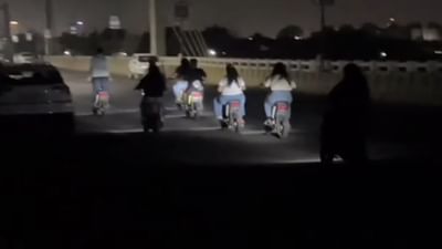 શિક્ષીત યુવક-યુવતીઓની આછકલાઈ, ગીફ્ટ સીટી- PDPU રોડ પર મોડી રાત્રે ચીચીયારી પાડતા નીકળ્યા, વીડિયો થયો વાયરલ શિક્ષીત યુવક-યુવતીઓની આછકલાઈ, ગીફ્ટ સીટી- PDPU રોડ પર મોડી રાત્રે ચીચીયારી પાડતા નીકળ્યા, વીડિયો થયો વાયરલ