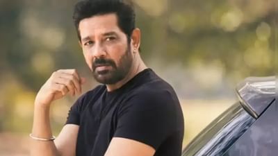 ભારતમાં મોટા પ્રમાણમાં આવેલી સોની અટકના ઈતિહાસ વિશે જાણીશું. સોની અટકનો ઇતિહાસ ભારતની પરંપરાગત જાતિ વ્યવસ્થા, વેપારી સમુદાયો અને કારીગર પરંપરાઓ સાથે જોડાયેલો છે.