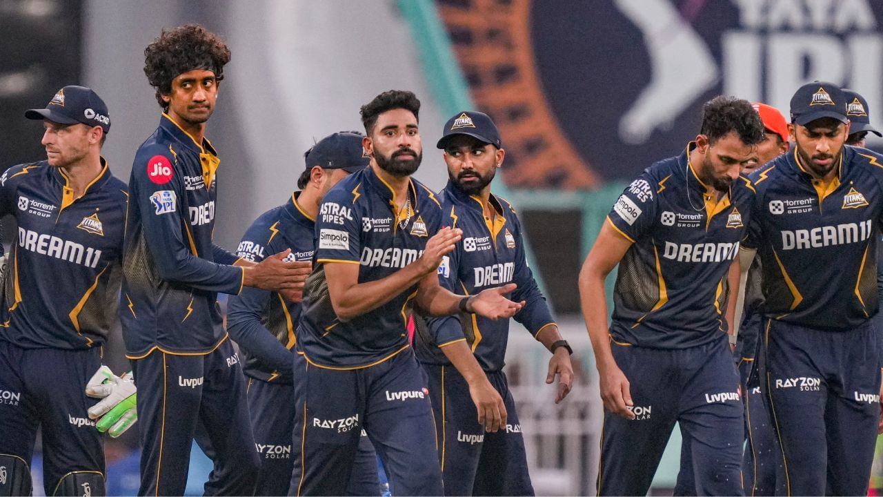 શનાકાએ આઈપીએલ 2023માં 3 મેચમાં 26 રન બનાવ્યા હતા. તેમણે બોલિંગ કરવાની તક મળી ન હતી. દાસુન શનાકાએ શ્રીલંકા માટે 102 ટી20 મેચમાં 1456 રન બનાવ્યા છે અને  33 વિકેટ લીધી છે. તેમણે 71 વનડે અને 6 ટેસ્ટ મેચ પણ રમી છે.