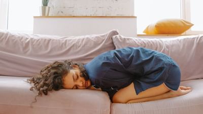 હર્નિયા એટલે કે સારણગાંઠ નામથી મોટાભાગના લોકો ઓળખે છે.પ્રેગ્નેન્સી દરમિયાન મહિલાઓ પોતાના સ્વાસ્થનું ખુબ ધ્યાન રાખે છે. આ દરમિયાન બોડીમાં અનેક પ્રકારની મુશ્કેલીઓ પણ રહે છે. પ્રેગ્નેન્સી બાદ હેલ્થનું ધ્યાન રાખવું જરુરી છે.કારણ કે આ સમય દરમિયાન અનેક રોગો થવાનું જોખમ પણ રહે છે.