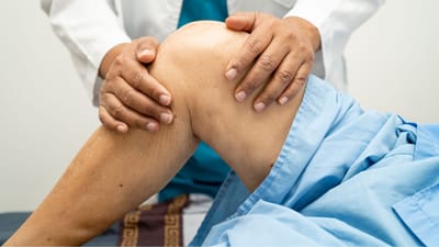 ભારતમાં મહિલાઓ ખાસ કરીને આ સમસ્યાઓથી ઝઝુમી રહી છે. તેનું મોટું કારણ છે કુપોષણ, ઓસ્ટીયોપોરોસિસમાં હાડકાં નબળા પડી જાય છે. હાડકાં નબળા થાય છે અને સહેજ ધક્કો મારવાથી કે નાની ઈજાથી તે તૂટી જવાની શક્યતા વધુ હોય છે.