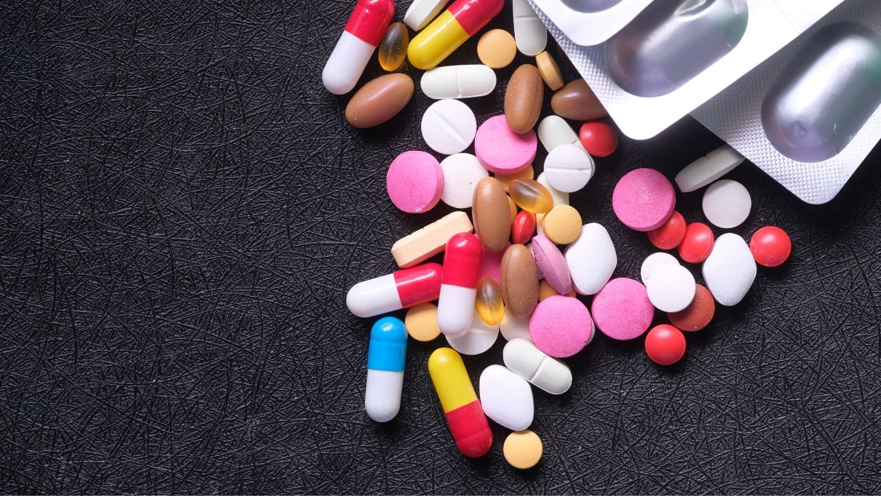 નોંધ : અહીં આપવામાં આવેલી માહિતી ફક્ત આપની જાણકારી માટે છે. કોઈ પણ ઈલાજ કરતાં પહેલા કે,અમલમાં લેતા પહેલા નિષ્ણાતોની સલાહ લેવી જરુરી છે. ( all photo:canva)