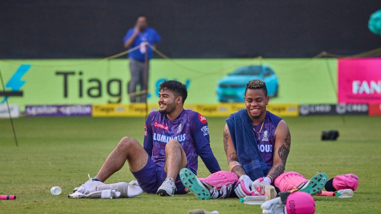 આઈપીએલની 18મી સીઝની વાત કરીએ તો પોઈન્ટ ટેબલમાં છઠ્ઠા સ્થાને લખનૌ સુપર જાયન્ટસની ટીમ છે. કેકેઆરની ટીમ સાતમાં નંબર પર છે.