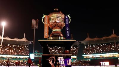 આઈપીએલ 2025માં તમામ ટીમ શાનદાર પ્રદર્શન કરી રહી છે.અત્યારસુધી રમાયેલી મેચમાં ગુજરાત ટાઈટન્સ અને દિલ્હી કેપિટલ્સનું પ્રદર્શન શાનદાર રહ્યું છે.તો ખેલાડીઓ વચ્ચે ઓરેન્જ કેપ અને પર્પલ કેપની પણ ટકકર જોવા મળી રહી છે.હાલમાં પર્પલ કેપ સીએસકેના ખેલાડી નૂર અહમદ પાસે છે.