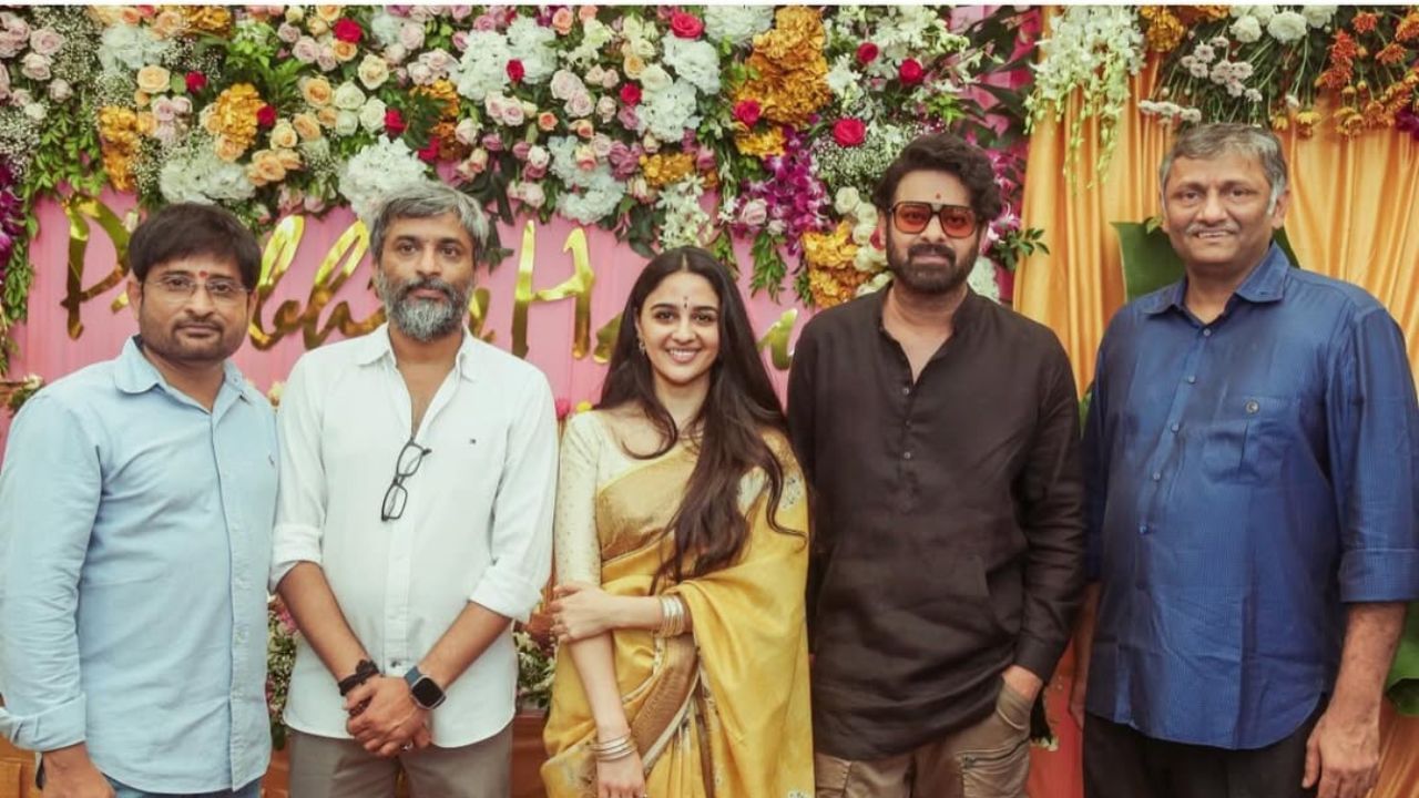 વિકિપીડિયા અને ઇન્ટરનેટ પર ઉપલબ્ધ અન્ય માહિતી અનુસાર, અભિનેત્રી ઇમાનવી ઇસ્લામી મૂળ પાકિસ્તાનની છે અને તેનો જન્મ કરાચીમાં થયો હતો. ઇમાનવીના પિતા, ઇકબાલ ઇસ્માઇલ ખાન, પાકિસ્તાન આર્મીમાં અધિકારી હતા.