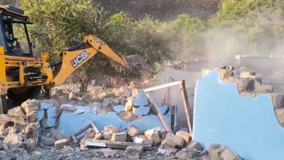 જૂનાગઢમાં ફરી તંત્રનું મેગા ડિમોલિશન ! 59 ગેરકાયદે રહેણાંક બાંધકામો તોડી પાડવાની કાર્યવાહી હાથ ધરાઈ, જુઓ Video