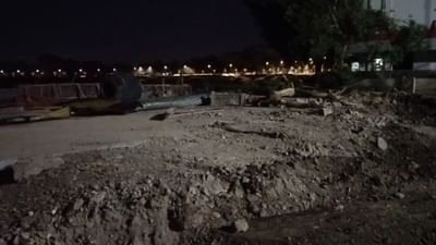 Junagadh : ગેરકાયદે બાંધકામો પર મેગા ડિમોલિશન, ધાર્મિક સ્થાનોના દબાણ પર ફરી વળ્યું બુલડોઝર, જુઓ Video Junagadh : ગેરકાયદે બાંધકામો પર મેગા ડિમોલિશન, ધાર્મિક સ્થાનોના દબાણ પર ફરી વળ્યું બુલડોઝર, જુઓ Video