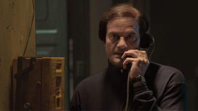  જયદીપ અહલાવતનો જન્મ 8 ફેબ્રુઆરી 1980ના રોજ થયો છે. તે એક ભારતીય અભિનેતા છે જે હિન્દી ફિલ્મો અને વેબ સીરિઝમાં તેમના કામ માટે જાણીતા છે. તેમને ત્રણ ફિલ્મફેર ઓટીટી એવોર્ડ્સ અને બે ફિલ્મફેર એવોર્ડ્સ માટે નામાંકન સહિત અનેક એવોર્ડ્સ મળ્યા છે.