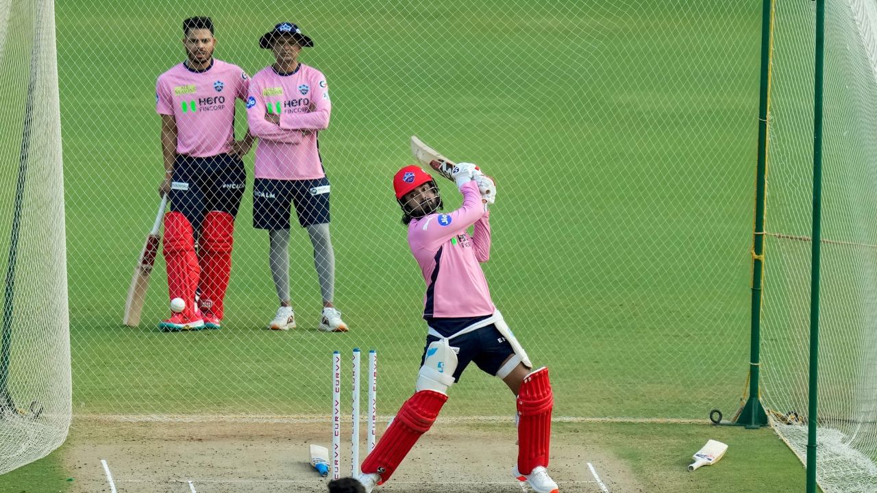 સ્વાભાવિક છે કે, સાઈટસ્ક્રીન સામેની કોઈપણ હિલચાલ બેટ્સમેનોને હેરાન કરે છે, પરંતુ કદાચ આ જ વાત રાહુલને સૌથી વધુ હેરાન કરે છે.