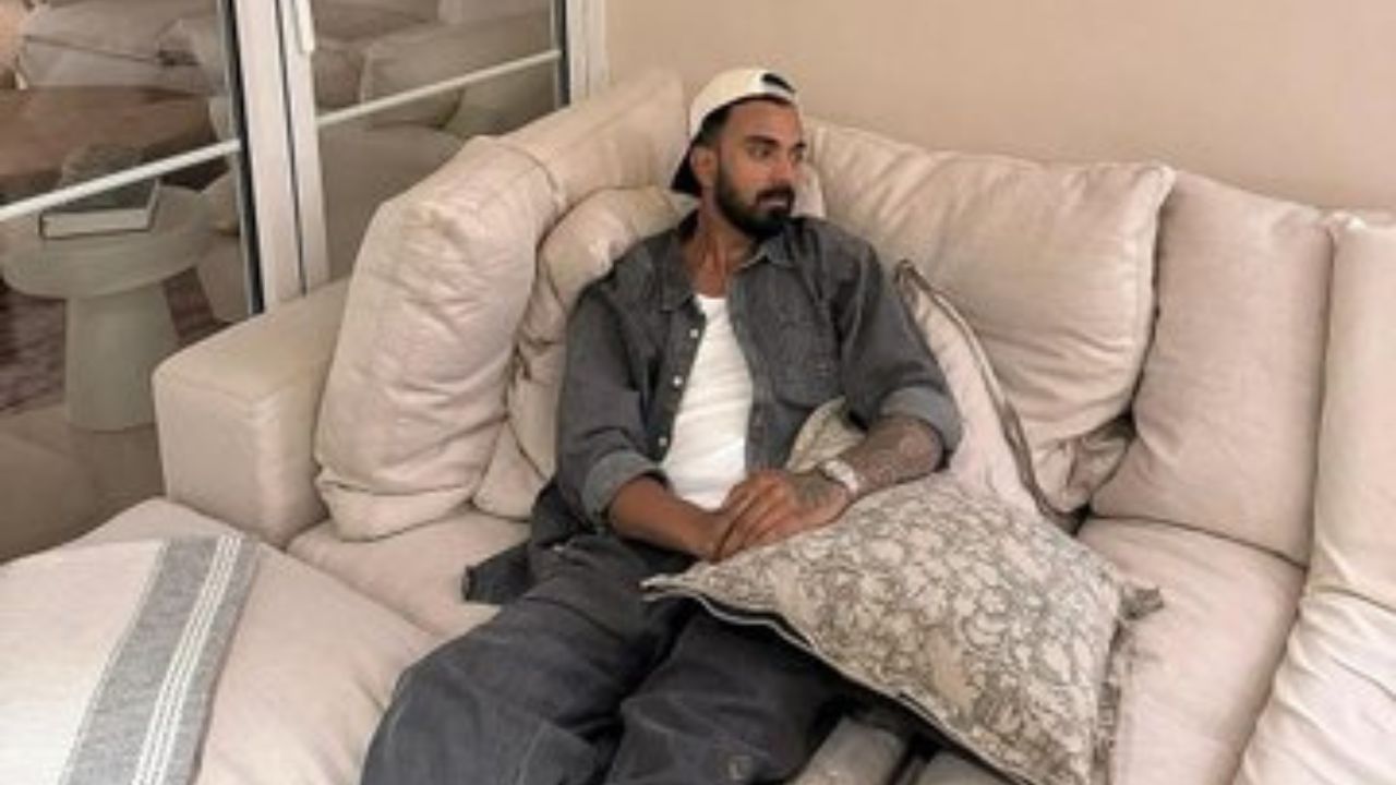 તેની સાથે જોડાયેલી એક વાત એવી છે કે,જે ક્રિકેટ કરિયર પણ બનાવ્યું ન હતુ. રાહુલ જ્યારે 15 વર્ષનો હતો ત્યારે કે.એલ રાહુલ કાંઈ એવું કામ કરતો હતો જે તેની માતાને પસંદ ન હતુ. જેના કારણે તેની માતાએ દીકરા સાથે બોલવાનું બંધ કરી દીધું હતુ.