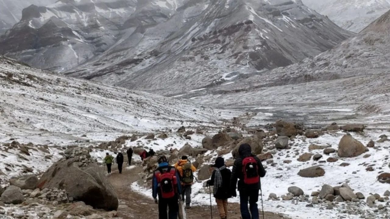 કૈલાશ માનસરોવર યાત્રા હિન્દુ, જૈન અને બૌદ્ધ ધર્મો માટે અગત્યની ધાર્મિક ઘટના છે અને દર વર્ષે હજારો શ્રદ્ધાળુઓ આ પવિત્ર સ્થળોની મુલાકાત લે છે. (Images - Twitter)