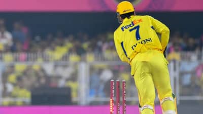 IPL 2025 : 43 વર્ષના ધોનીએ મમ્મી-પપ્પાની હાજરીમાં પોતાનો જાદુ બતાવ્યો, જુઓ Video