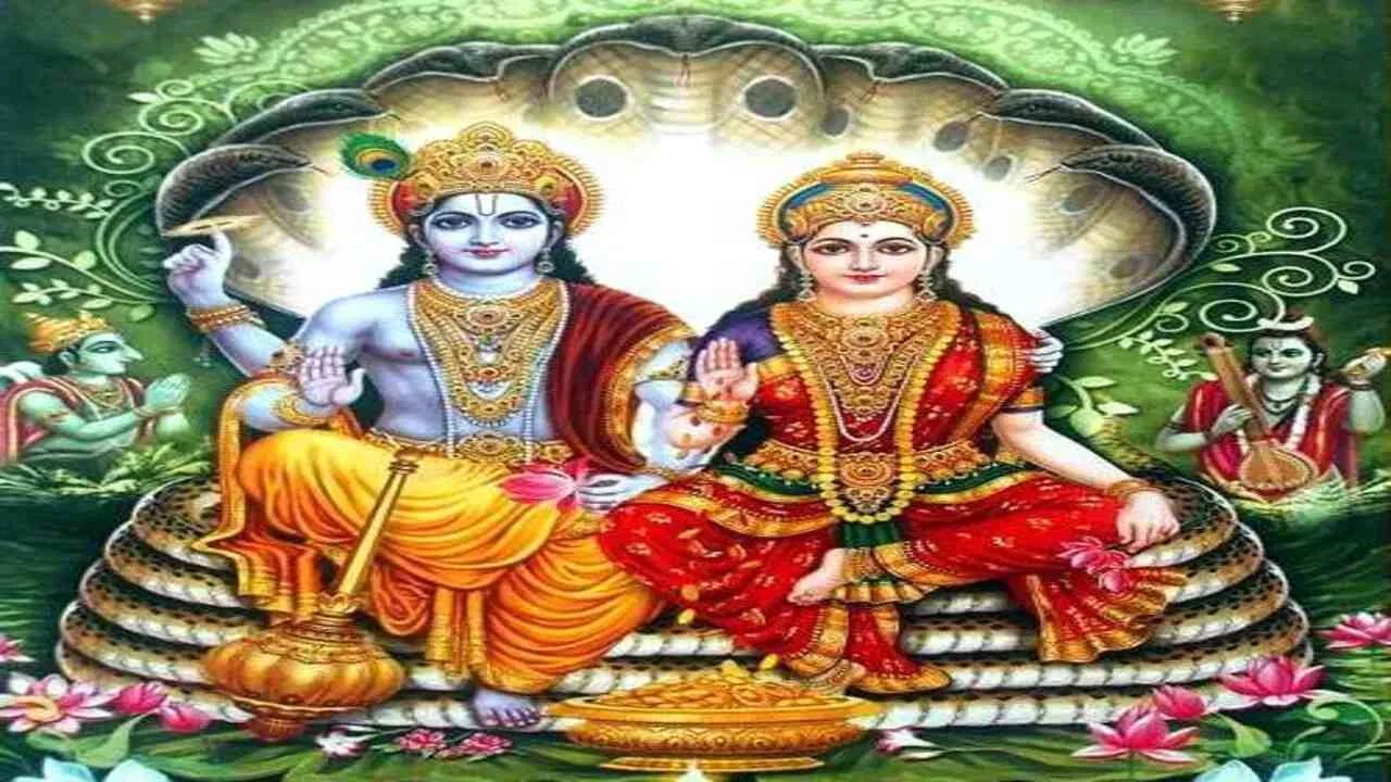અક્ષય તૃતીયા પર માં લક્ષ્મી અને ભગવાન નારાયણને પ્રસન્ન કરવા માટે અનેક પ્રકારના પ્રસાદ ચઢાવવામાં આવે છે. આ પ્રસાદ ચઢાવવાથી ભગવાનની કૃપા અને આશીર્વાદ પ્રાપ્ત થાય છે. માતા લક્ષ્મીને ધન અને સમૃદ્ધિની દેવી તરીકે પૂજવામાં આવે છે. તેમની પૂજા કરવાથી લોકોના જીવનમાં સુખ, શાંતિ અને સમૃદ્ધિ આવે છે.