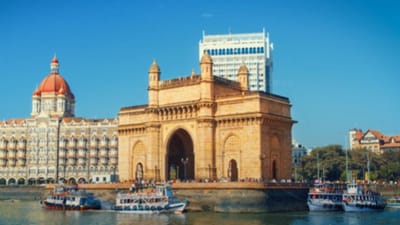 1 મે, 1960ના રોજ બોમ્બે રાજ્યમાંથી ગુજરાત અને મહારાષ્ટ્રને અલગ કરીને બે અલગ રાજ્ય બનાવવામાં આવ્યા હતા. બસ આ યાદમાં જ મહારાષ્ટ્ર દર વર્ષે 1 મેના રોજ ‘મહારાષ્ટ્ર દિવસ’ ઉજવે છે. આ દિવસે મહારાષ્ટ્ર રાજ્યની નવી રચના કરવામાં આવી હતી.