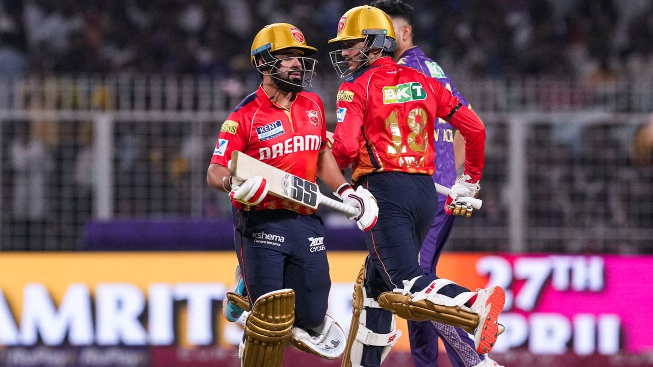 કોલકાતા નાઈટ રાઈડર્સ  વિરુદ્ધ મેચમાં પ્રિયાંશ આર્યાએ શાનદાર ઈનિગ્સ રમી હતી, આ સાથે પ્રિયાંશની ઓરેન્જ કેપના લિસ્ટમાં ટોપ-10માં એન્ટ્રી થઈ ચૂકી છે. તેમણે 35 બોલમાં 69 રન બનાવ્યા હતા. તેના બેટમાંથી 8 ચોગ્ગા અને 4 સિક્સ આવી હતી. જેના કારણે ટીમે 200નો સ્કોર પાર કર્યો હતો.