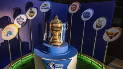  આઈપીએલમાં મુંબઈ ઈન્ડિયન્સને 5 વખત ચેમ્પિયન બનાવનાર રોહિત શર્મા આજે 38મો જન્મદિવસ સેલિબ્રેટ કરી રહ્યો છે. હિટમેનના નામથી ફેમસ રોહિત શર્મા આ ટૂર્નામેન્ટમાં અનેક રેકોર્ડ બનાવી ચૂક્યો છે. જેને તોડવો ખુબ મુશ્કેલ છે.