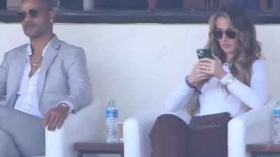 શિખર ધવન ફરી એક વખત પ્રેમમાં પડ્યોછે. તેના સંબંધોને પણ કન્ફોર્મ કર્યા છે. શિખર ધવનની ગર્લફ્રેન્ડ વિદેશી છે. પૂર્વ ભારતીય ક્રિકેટર શિખર ધવને પોતાની લવ લાઈફને લઈ ચાલી રહેલી અટકળો પર પૂર્ણવિરામ લગાવ્યું હતુ. એક સમિટમાં ધવને કહ્યું કે, તે રિલેશનશિપમાં છે. જેનાથી સોશિયલ મીડિયા પર અનેક ચર્ચાઓ થઈ રહી છે.