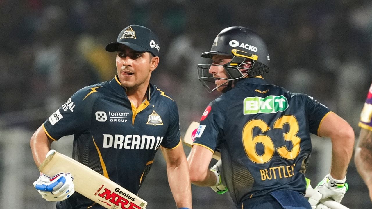 GT કેપ્ટન KKR સામે શાનદાર ફોર્મમાં દેખાઈ રહ્યા હતા. સાઈ સુદર્શન સાથે મળીને તેણે ટીમને ઝડપી શરૂઆત અપાવી. સાઈ સુદર્શનના આઉટ થયા પછી, તેણે જોસ બટલર સાથે મળીને ઈનિંગને આગળ ધપાવી. ગિલ અને બટલર વચ્ચે 58 રનની ભાગીદારી થઈ. પરંતુ ગિલની એક ભૂલે તેને સદી ફટકારતા અટકાવી દીધો.