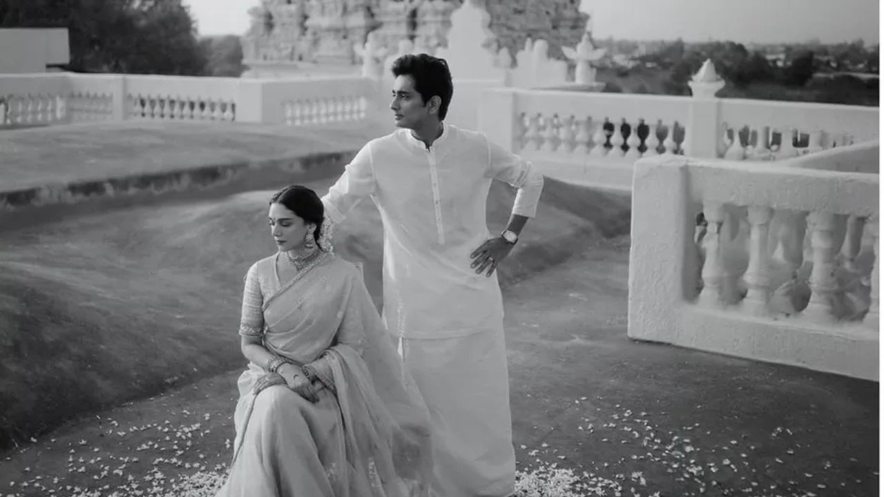 નવેમ્બર 2003માં સિદ્ધાર્થે મેઘના સાથે લગ્ન કર્યા. જાન્યુઆરી 2007માં છૂટાછેડા લીધા. તેમણે 2021માં અદિતિ રાવ હૈદરી સાથે ડેટિંગ કરવાનું શરૂ કર્યું. તેમની સગાઈ 28 માર્ચ 2024ના રોજ થઈ અને 16 સપ્ટેમ્બર 2024 ના રોજ પરંપરાગત હિન્દુ વિધિથી લગ્ન કર્યા.